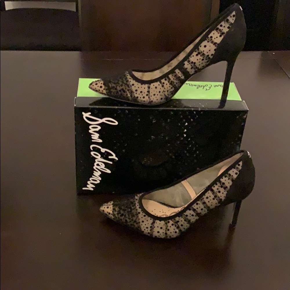 Pretty lace me suede Sam Edelman pumps